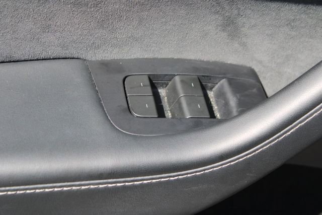 Used 2024 Tesla Model Y Long Range AWD/4WD image 10