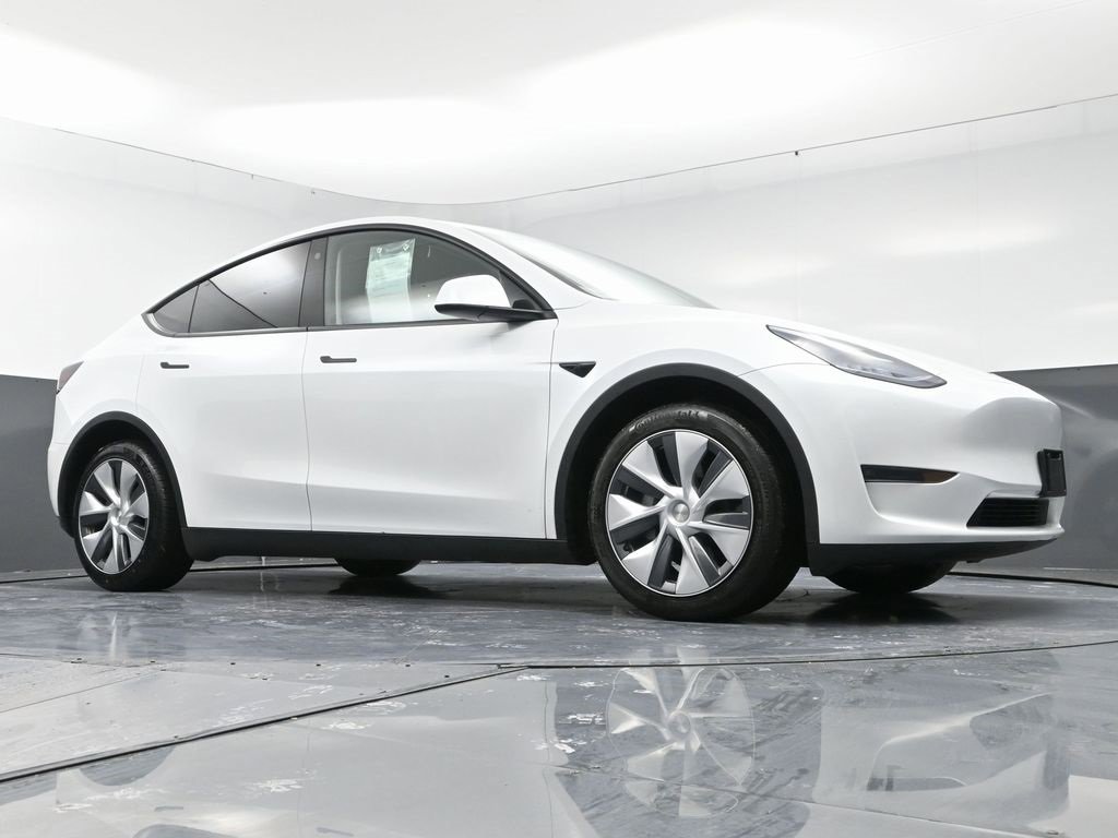 Used 2023 Tesla Model Y Long Range image 52