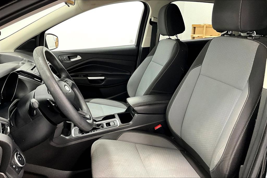 Used 2017 Ford Escape SE image 32