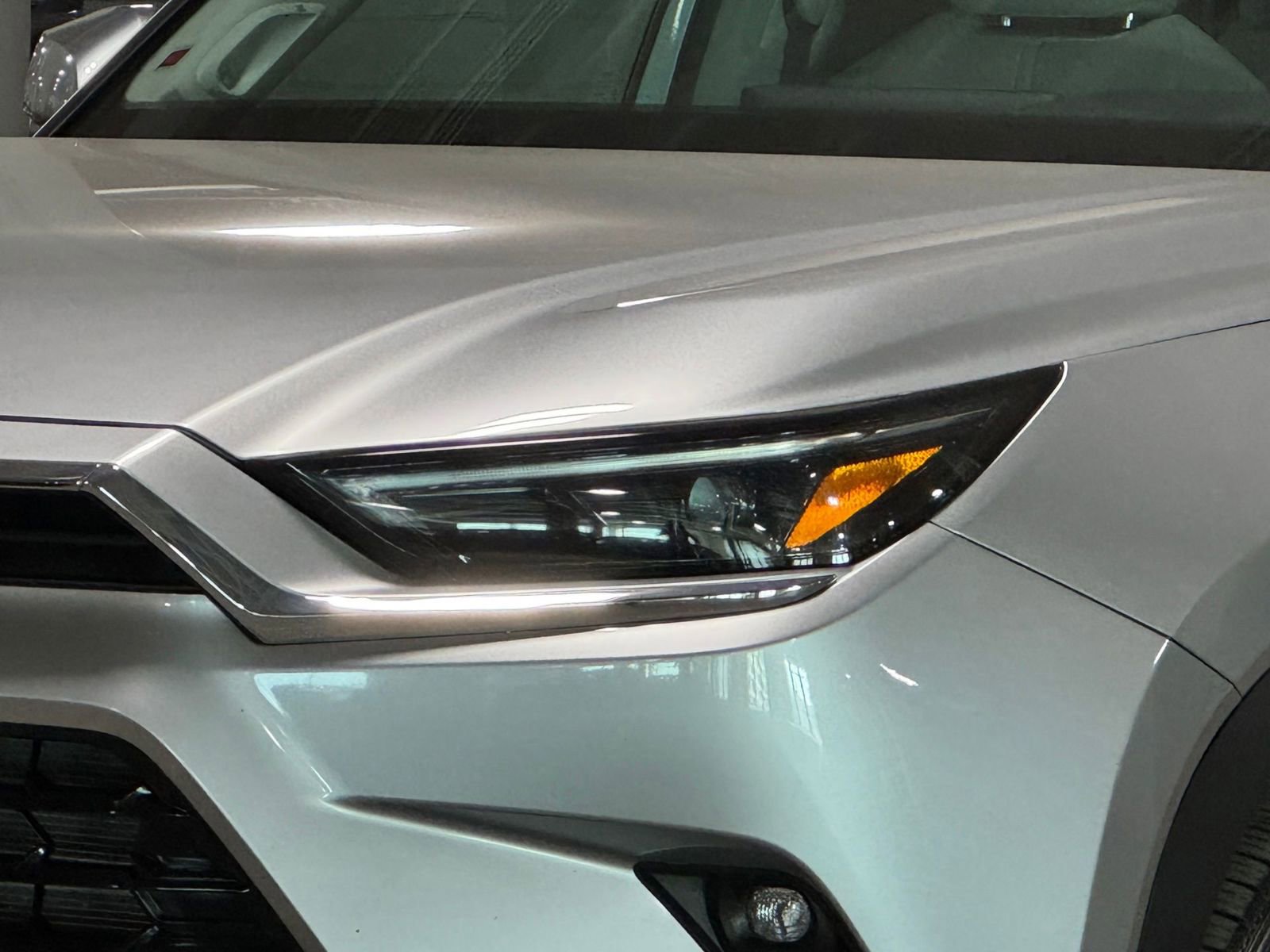 Used 2024 Toyota Grand Highlander Limited image 5