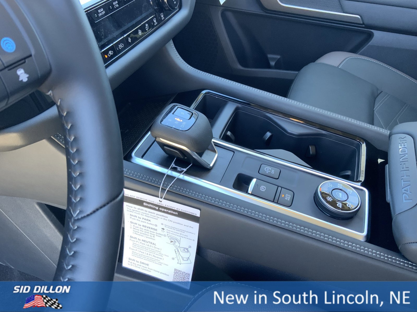 New 2025 Nissan Pathfinder Platinum image 8