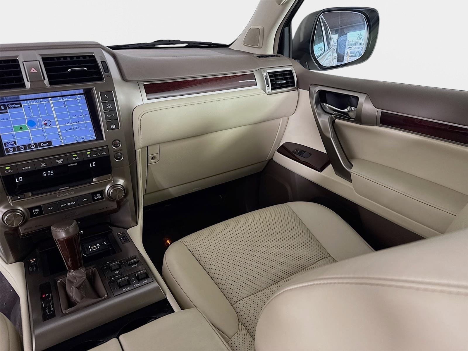 Used 2017 Lexus GX 460 Luxury AWD/4WD image 25
