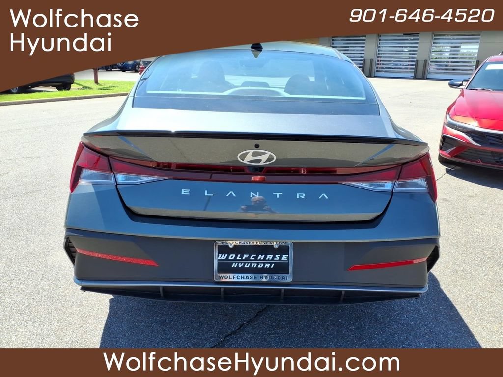 New 2026 Hyundai Elantra Sport FWD image 4