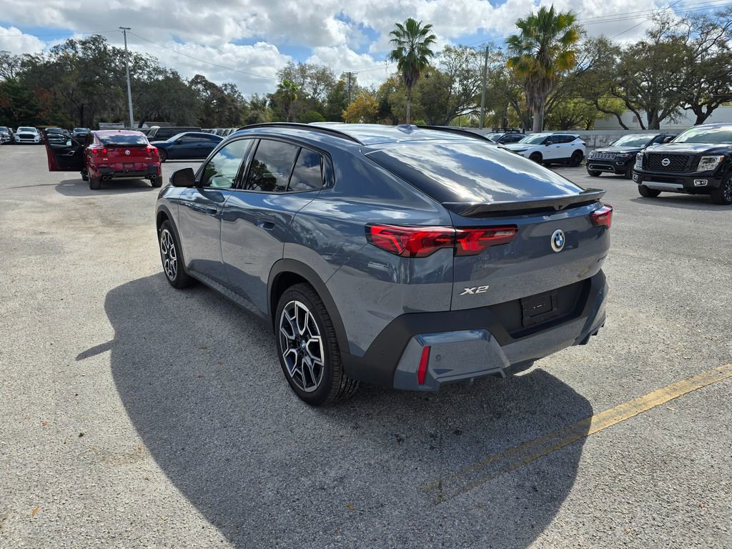 Used 2025 BMW X2 xDrive28i w/ Premium Package image 4