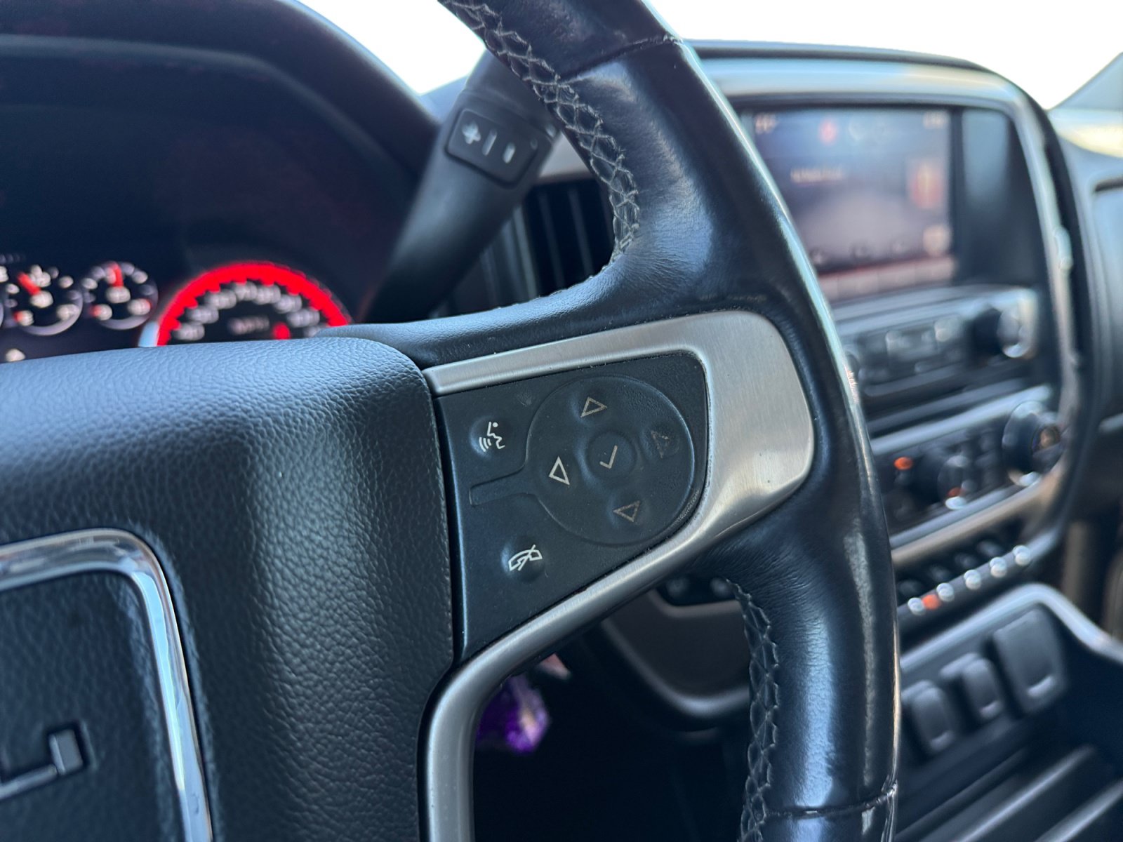 Used 2015 GMC Sierra 2500 Denali w/ Duramax Plus Package AWD/4WD image 12