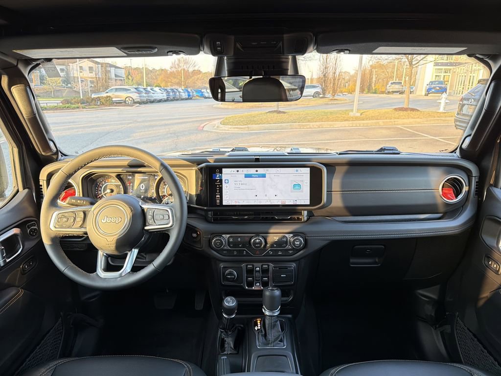 Used 2026 Jeep Wrangler Sahara image 21