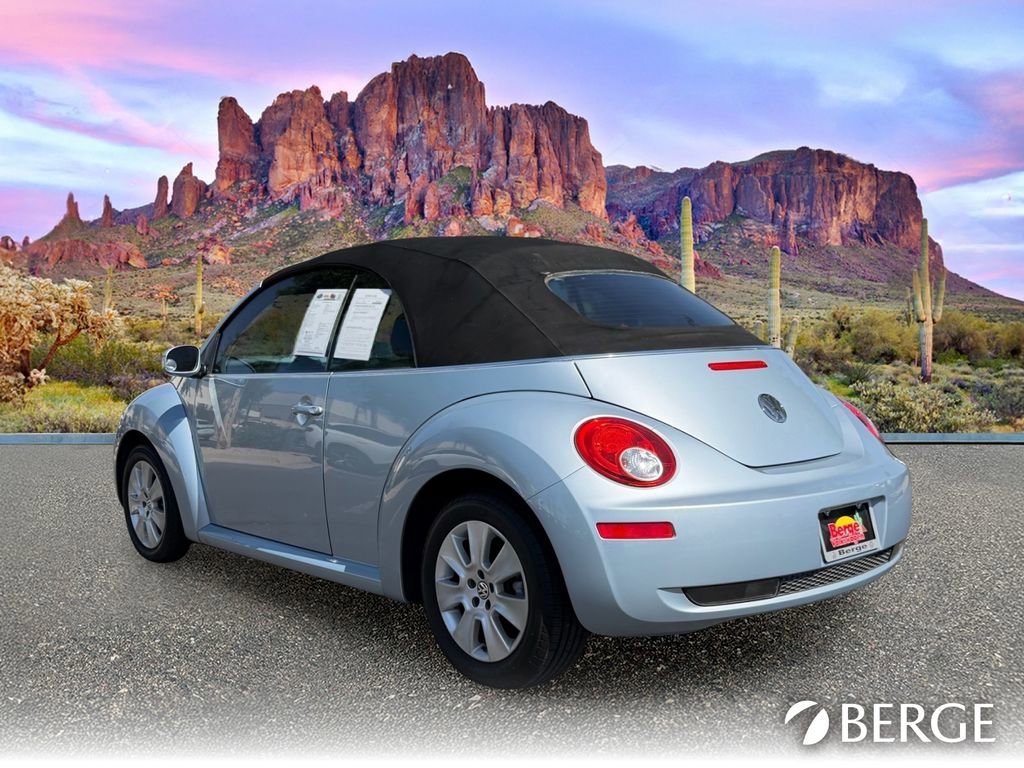 Used 2010 Volkswagen Beetle Final Edition FWD image 4