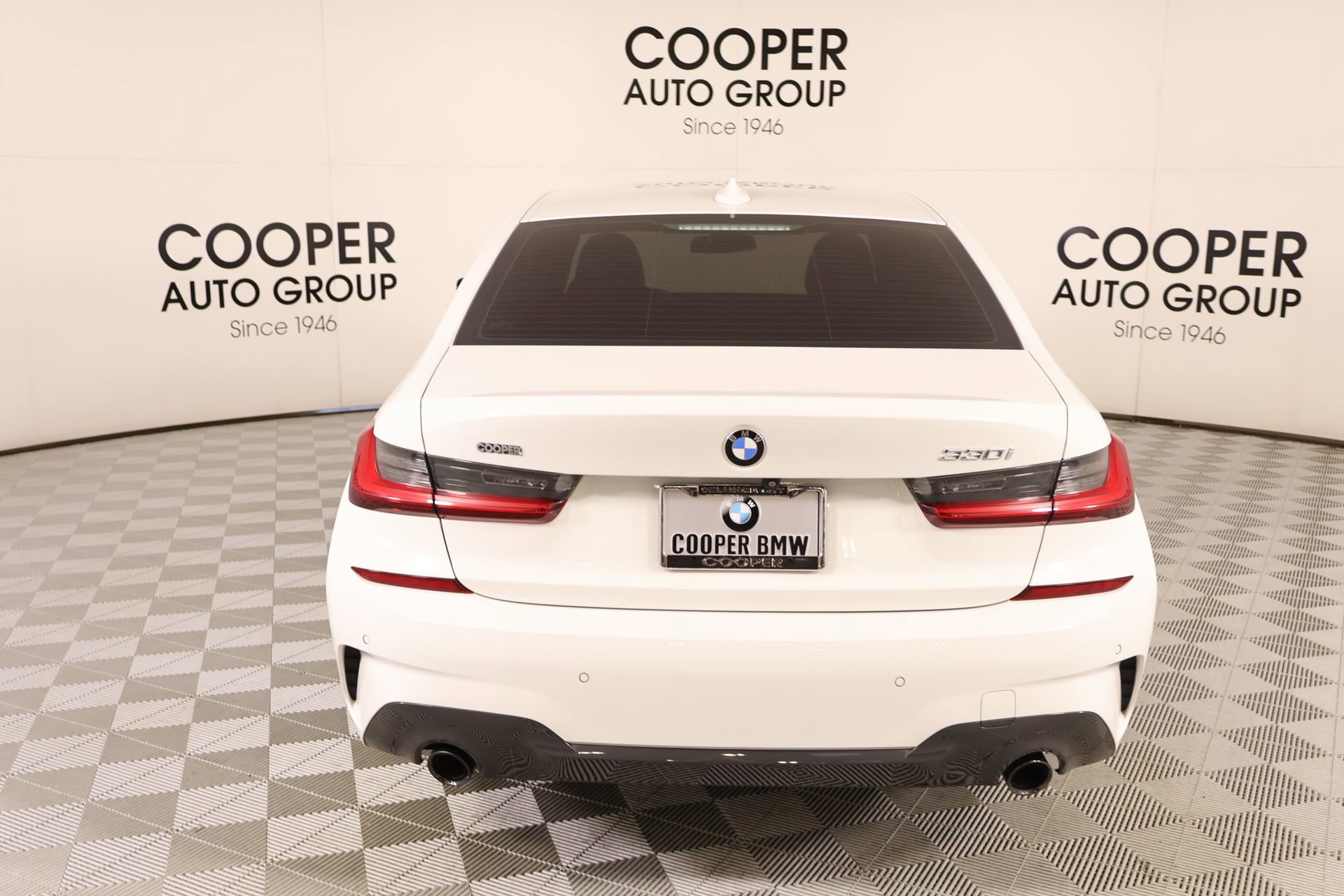 Used 2021 BMW 330i Sedan w/ M Sport Package image 23