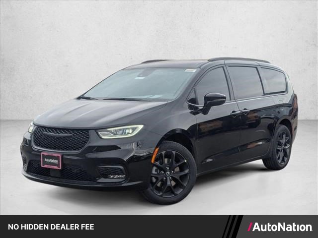 New 2026 Chrysler Pacifica Select w/ S Appearance Package AWD/4WD image 1