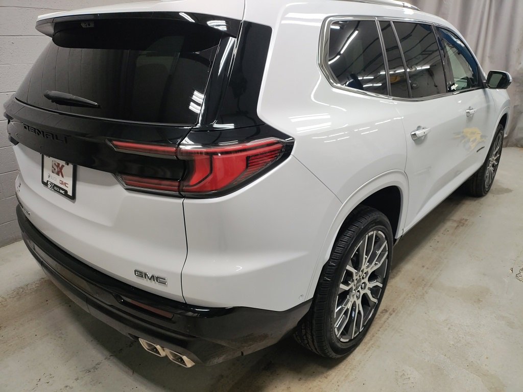 New 2026 GMC Acadia Denali Ultimate w/ LPO, Floor Liner Package image 2