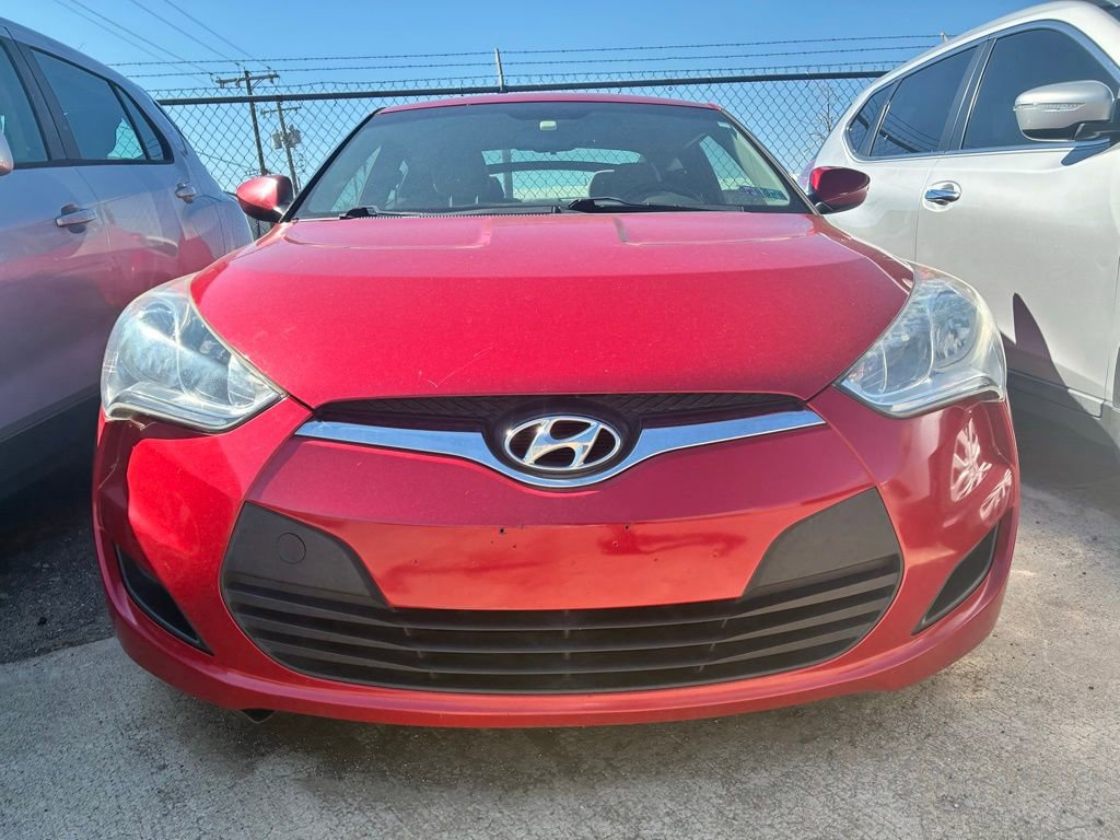 Used 2013 Hyundai Veloster image 2