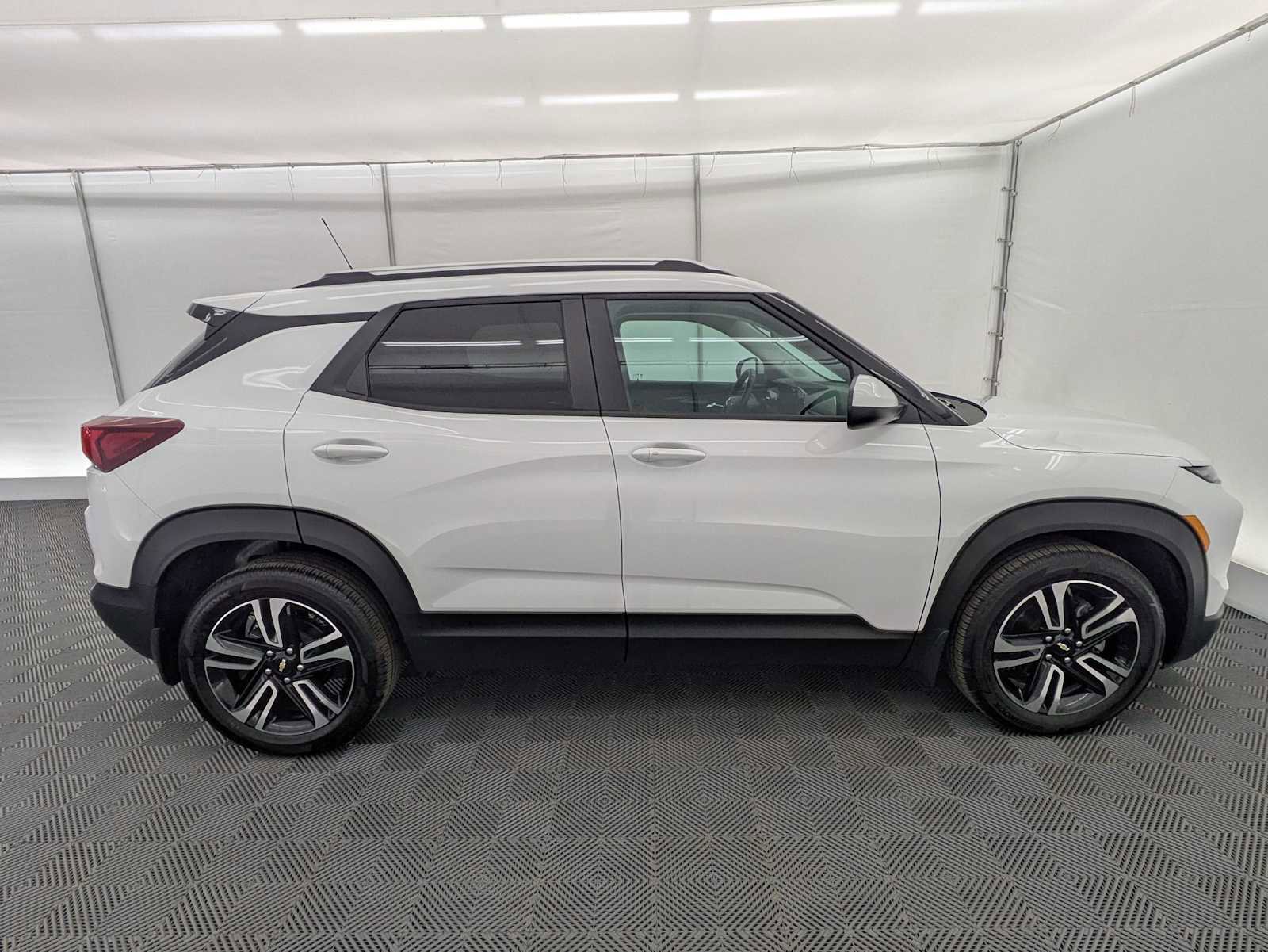 New 2025 Chevrolet TrailBlazer LT w/ LT Cold Weather Package image 7