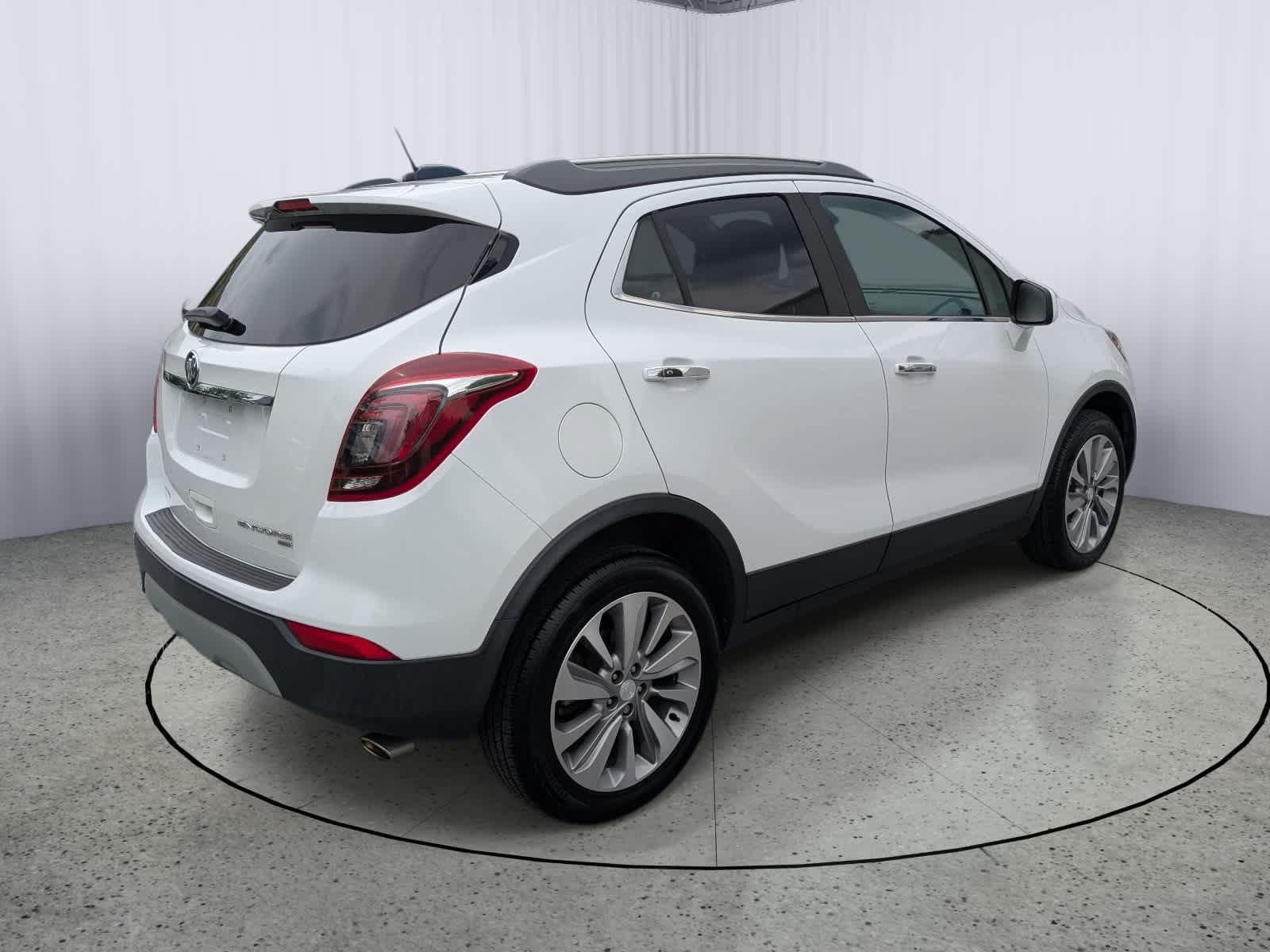 Used 2020 Buick Encore Preferred AWD/4WD image 3