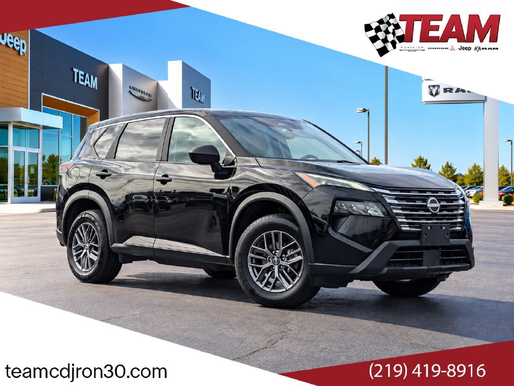 Used 2024 Nissan Rogue S AWD/4WD image 1
