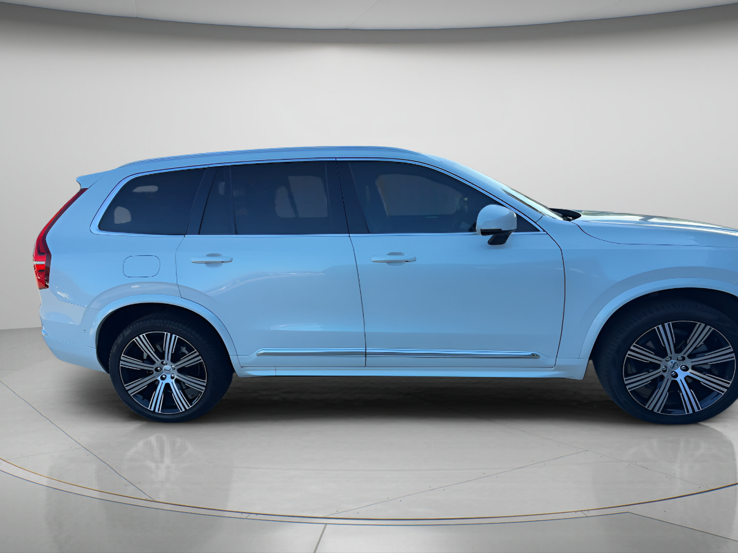 Used 2025 Volvo XC90 B6 Ultra w/ Protection Package AWD/4WD image 6