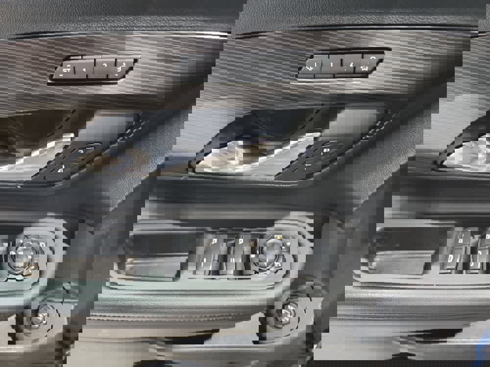 Used 2022 GMC Terrain SLT w/ Tech Package image 17