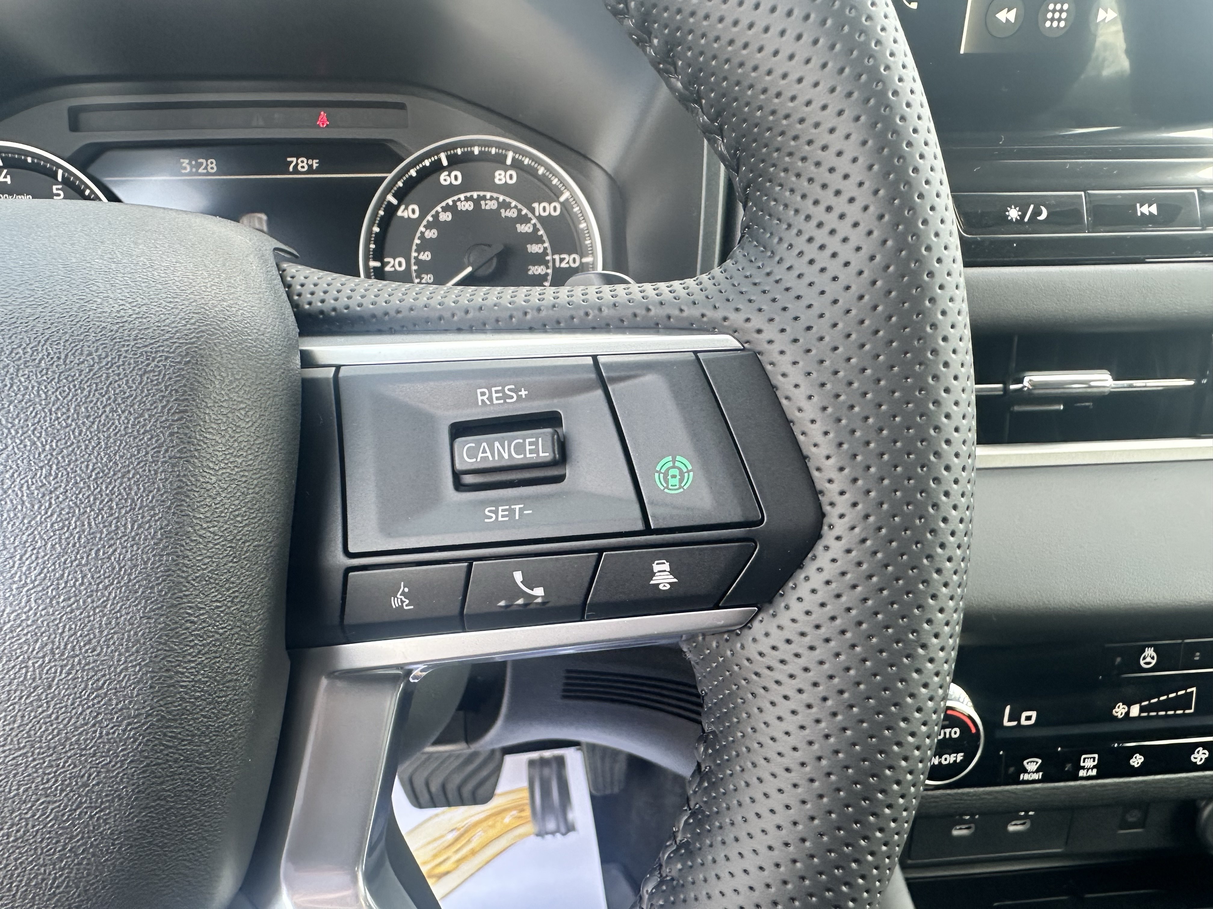 New 2026 Mitsubishi Outlander SE AWD/4WD image 12