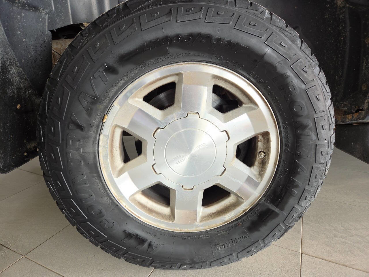 Used 2005 GMC Yukon SLT w/ SLT Preferred Equipment Group AWD/4WD image 10