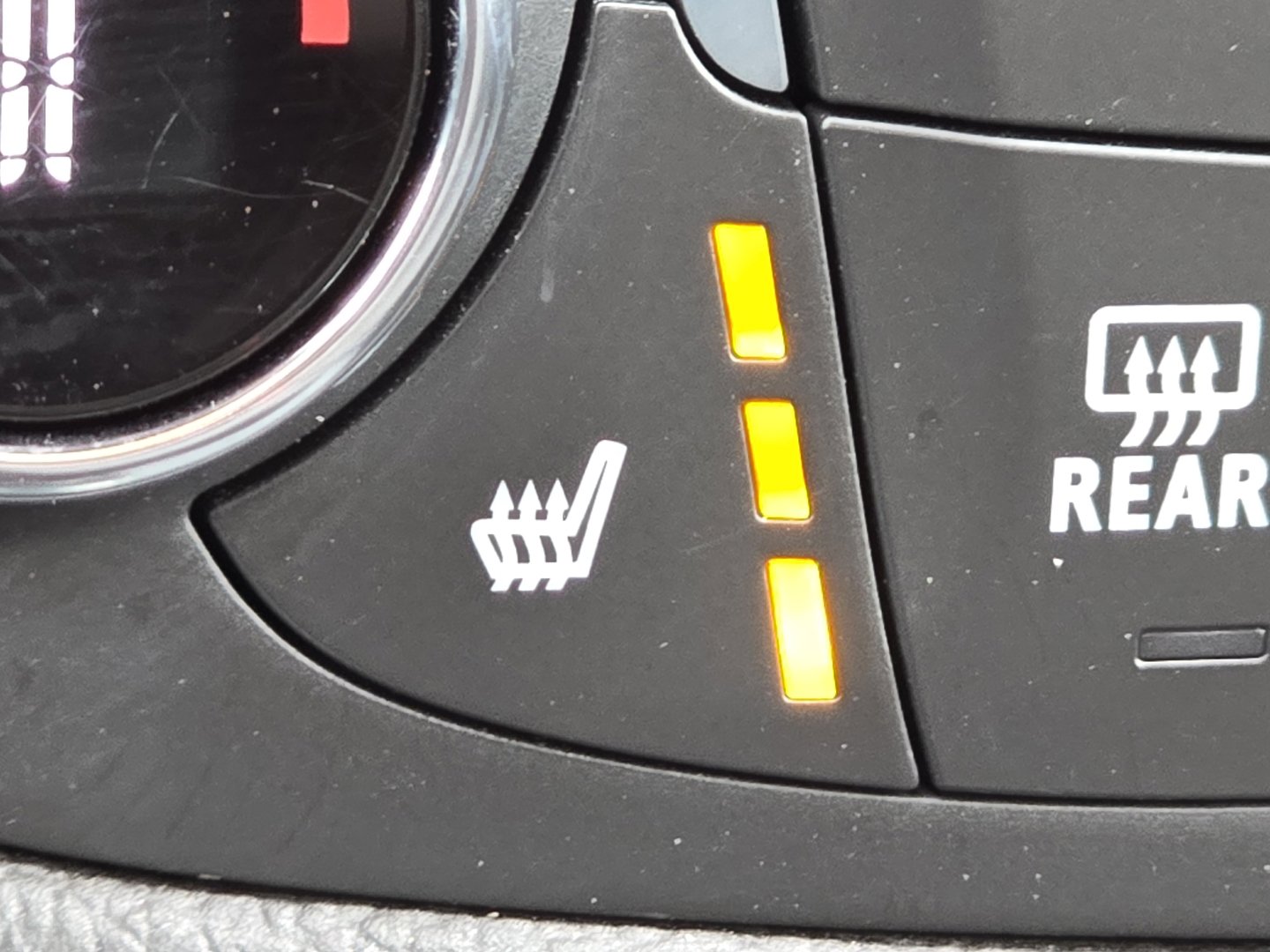 Certified 2022 Chevrolet Equinox RS w/ Infotainment Package image 9