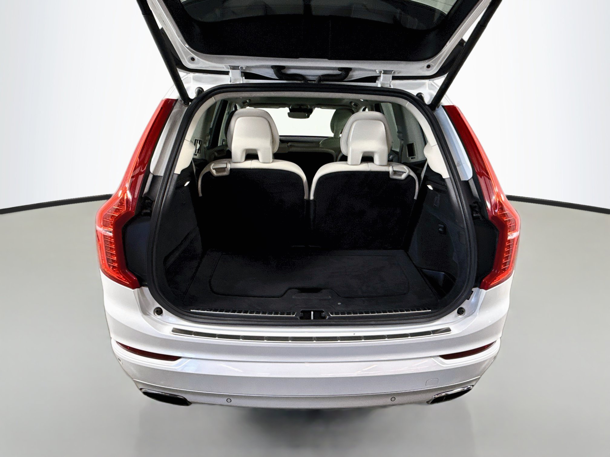 Used 2018 Volvo XC90 T6 Momentum w/ Convenience Package AWD/4WD image 25