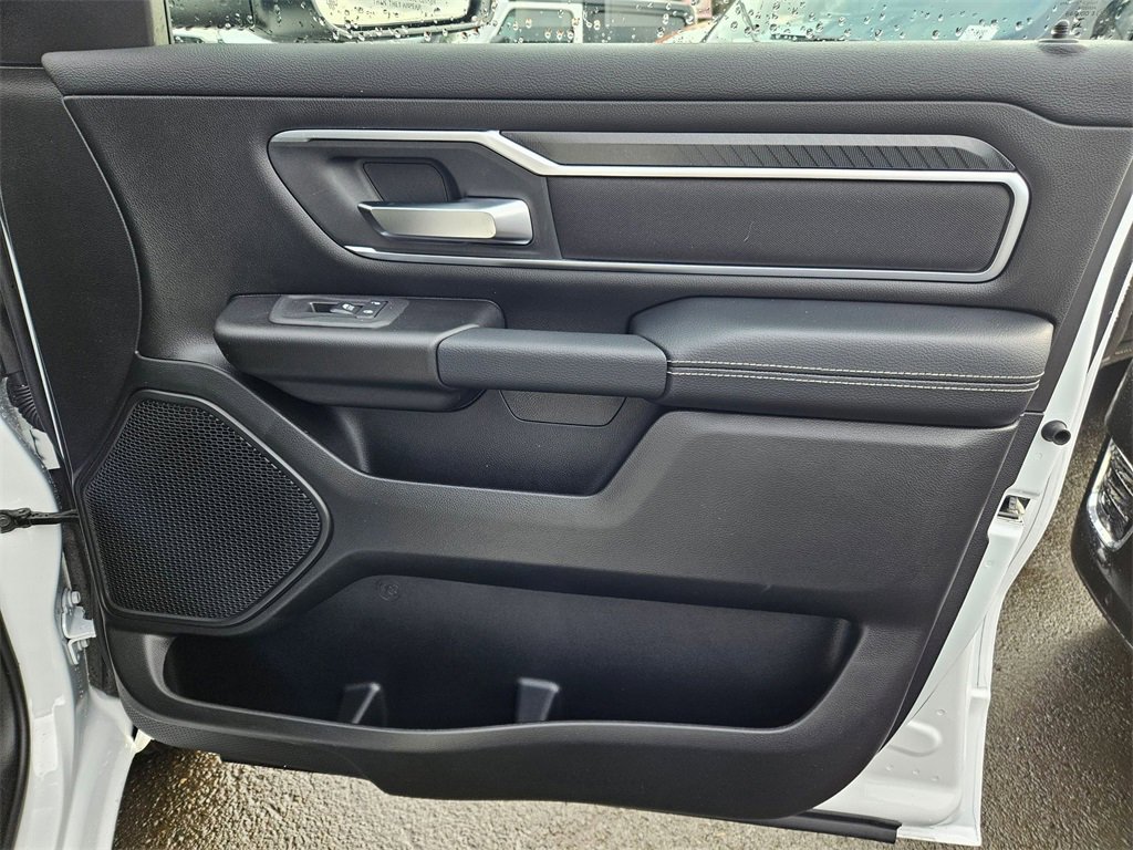 New 2026 RAM 1500 4x4 Crew Cab image 18