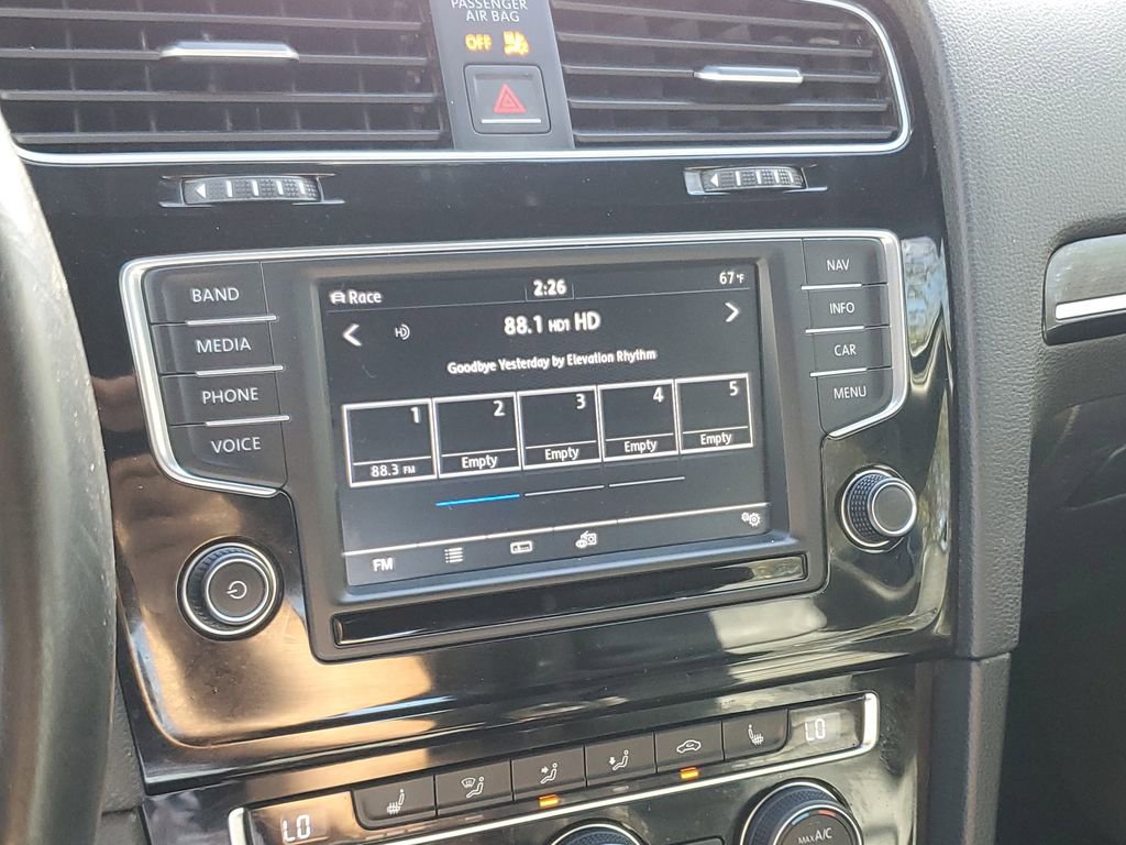 Used 2017 Volkswagen Golf R 4-Door image 26