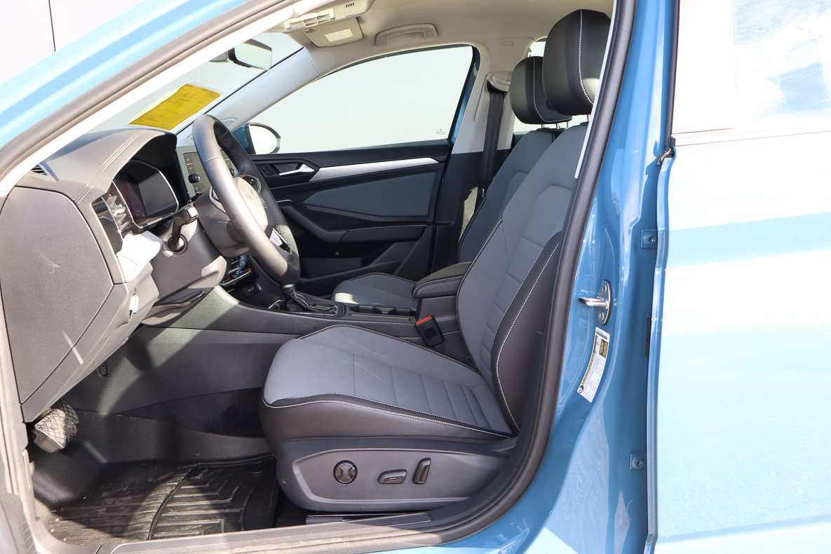 Used 2025 Volkswagen Jetta SE image 7