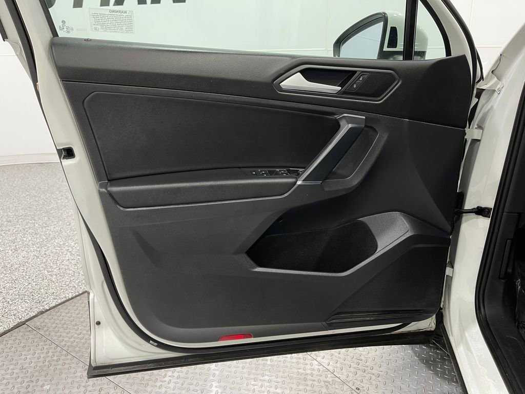 Used 2020 Volkswagen Tiguan SEL image 13