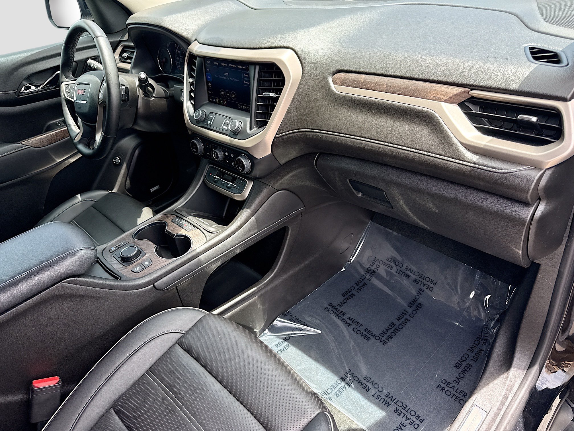 Used 2023 GMC Acadia Denali w/ Black Diamond Edition FWD image 14