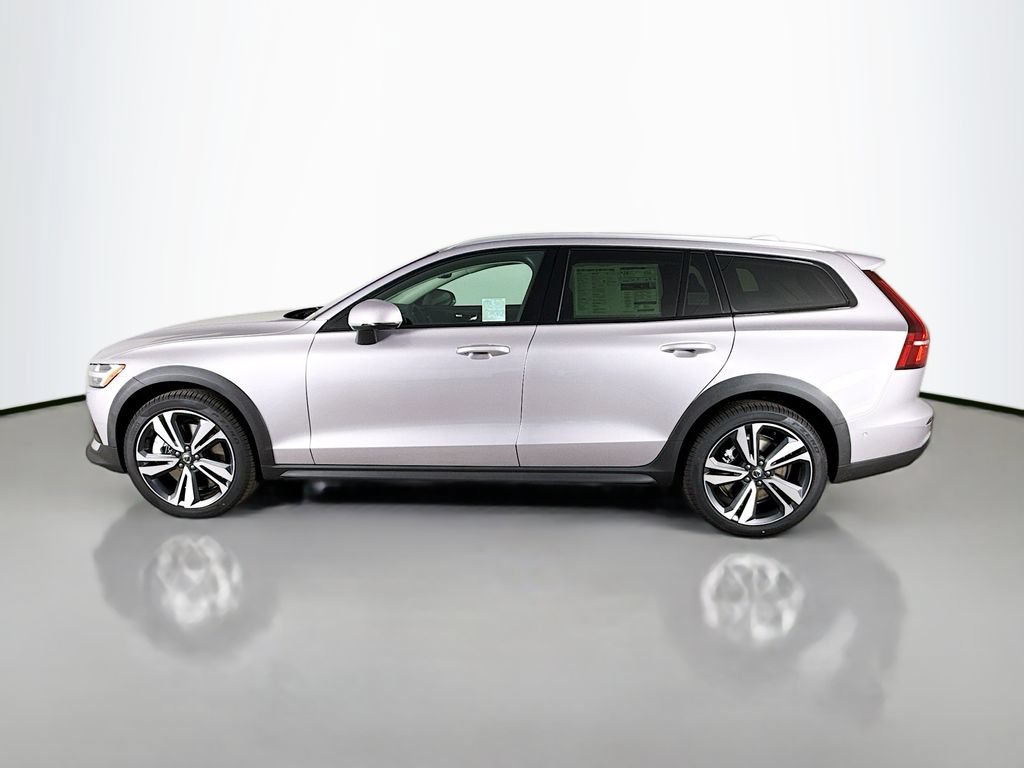 New 2026 Volvo V60 B5 Cross Country Plus w/ Climate Package AWD/4WD image 4