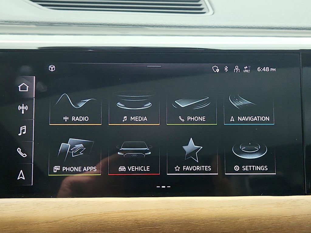 Used 2022 Audi e-tron GT Premium Plus image 18