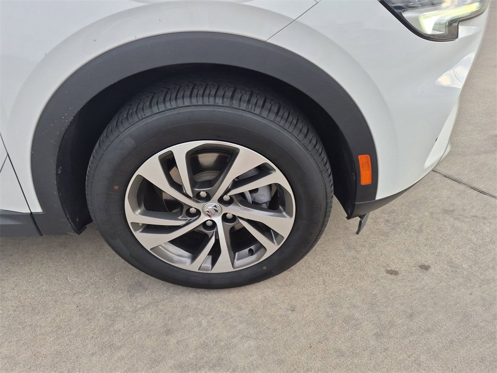 Used 2023 Buick Envision Essence image 10