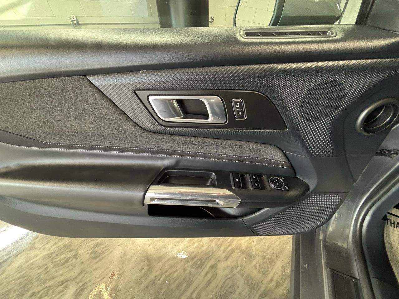 Used 2024 Ford Mustang Convertible image 17