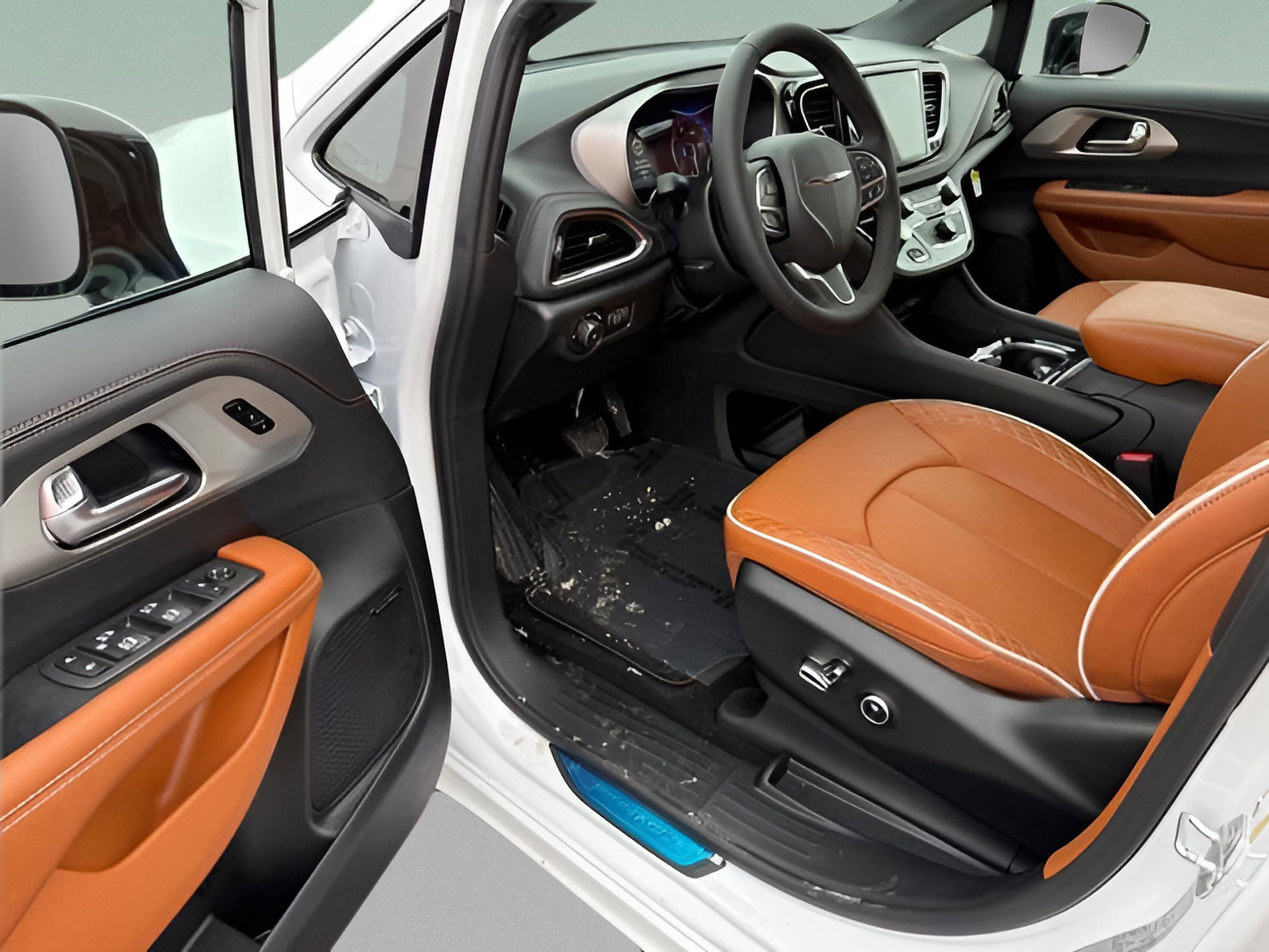 New 2026 Chrysler Pacifica Pinnacle image 16