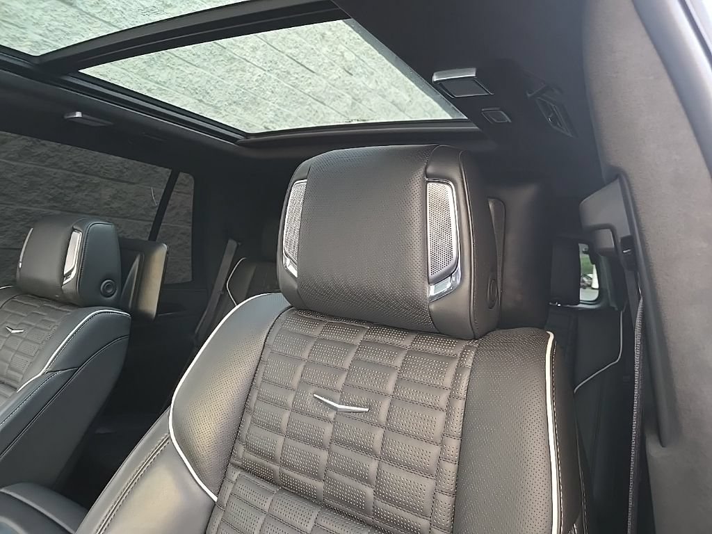 Certified 2024 Cadillac Escalade V w/ LPO, ONYX Package AWD/4WD image 16