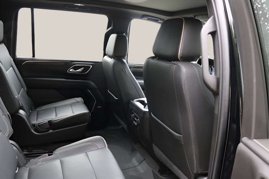 Used 2021 Chevrolet Suburban Premier w/ Premium Package RWD image 20
