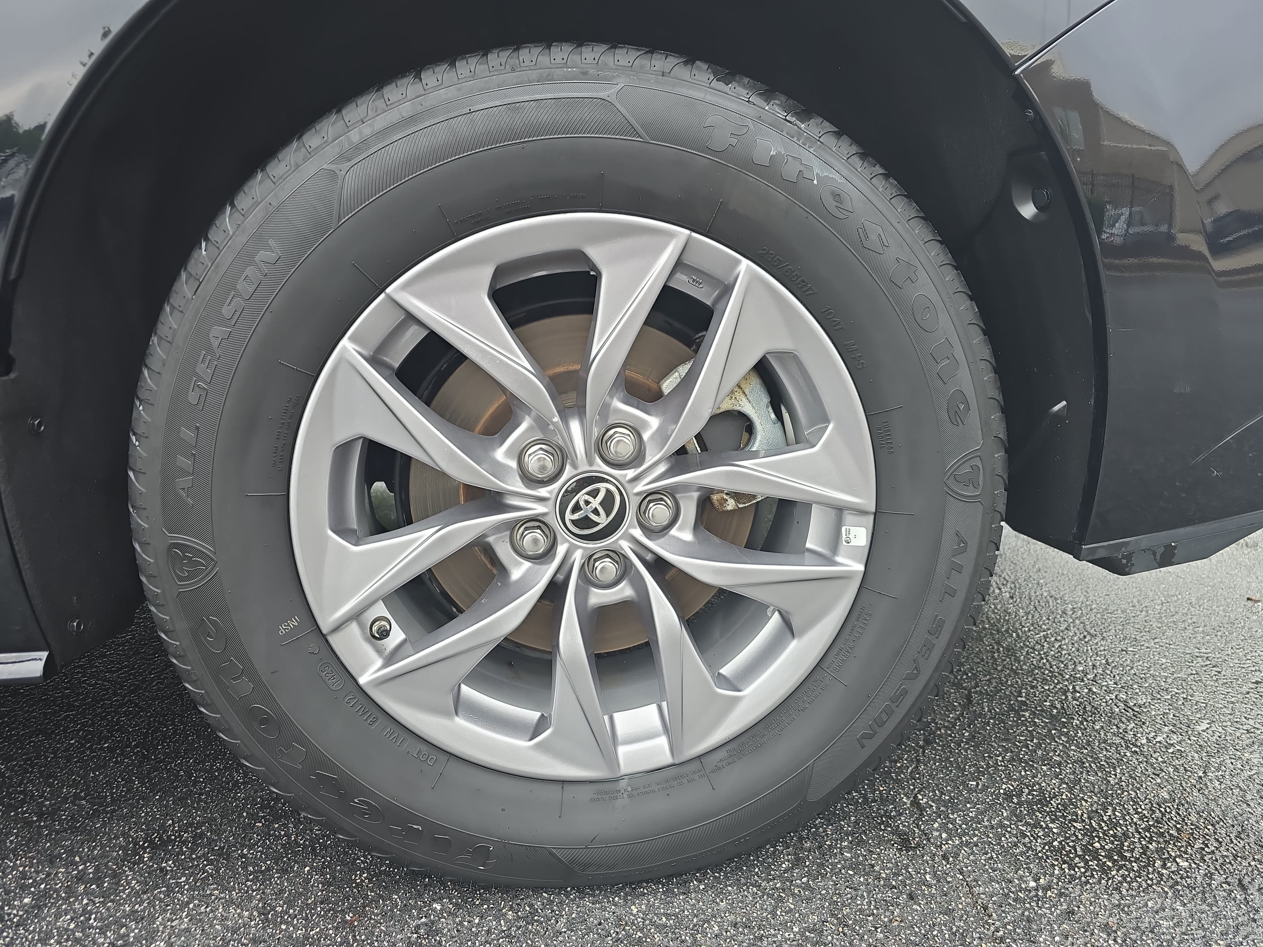 Used 2025 Toyota Sienna XLE FWD image 34