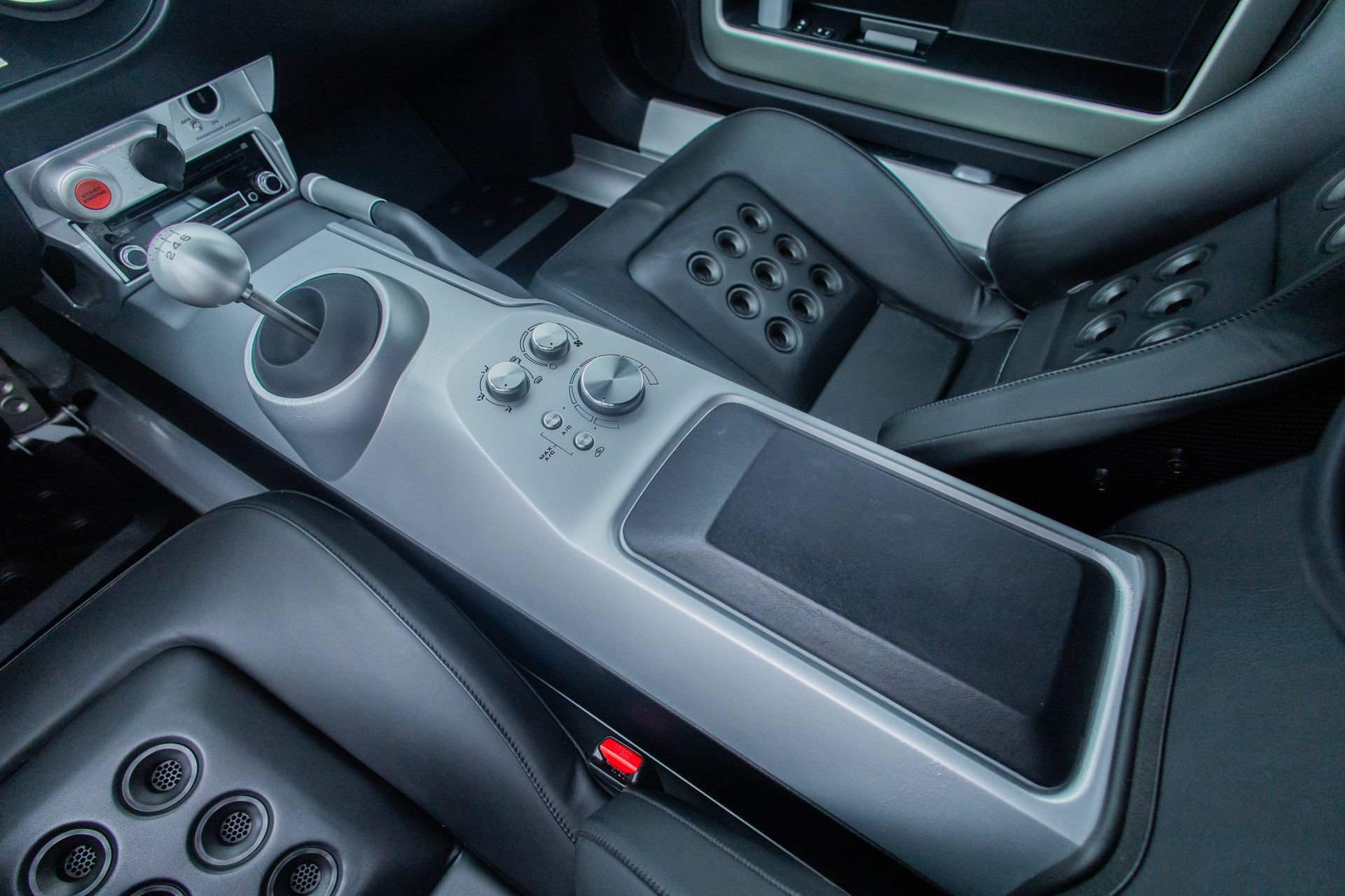Used 2006 Ford GT RWD image 75