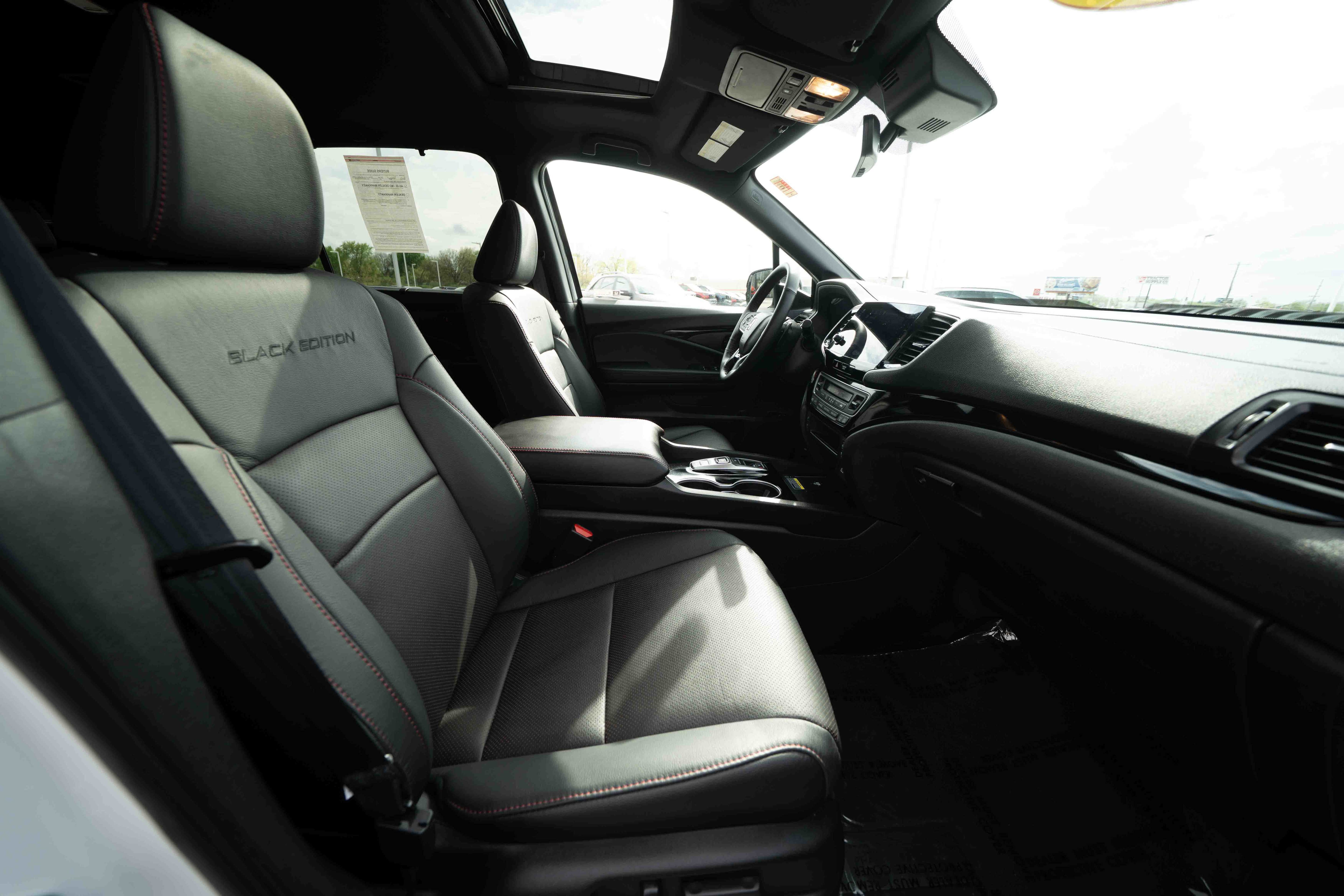 Used 2024 Honda Passport Black Edition image 27