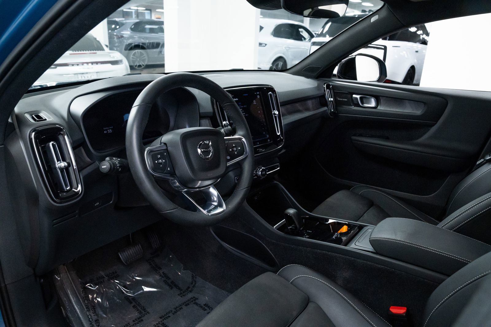 Used 2023 Volvo C40 P8 Recharge Ultimate image 17