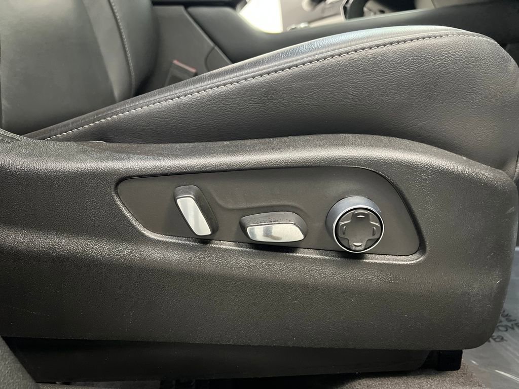 Used 2024 Cadillac XT4 Premium Luxury image 24