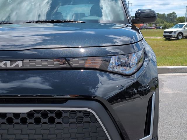 Used 2025 Kia Soul LX w/ LX Technology Package FWD image 12