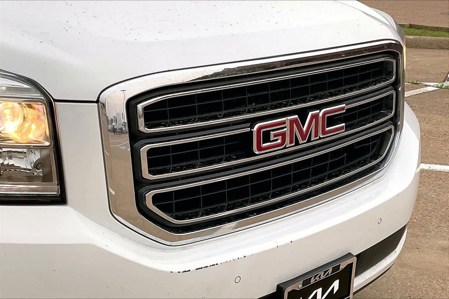 Used 2017 GMC Yukon SLT AWD/4WD image 30