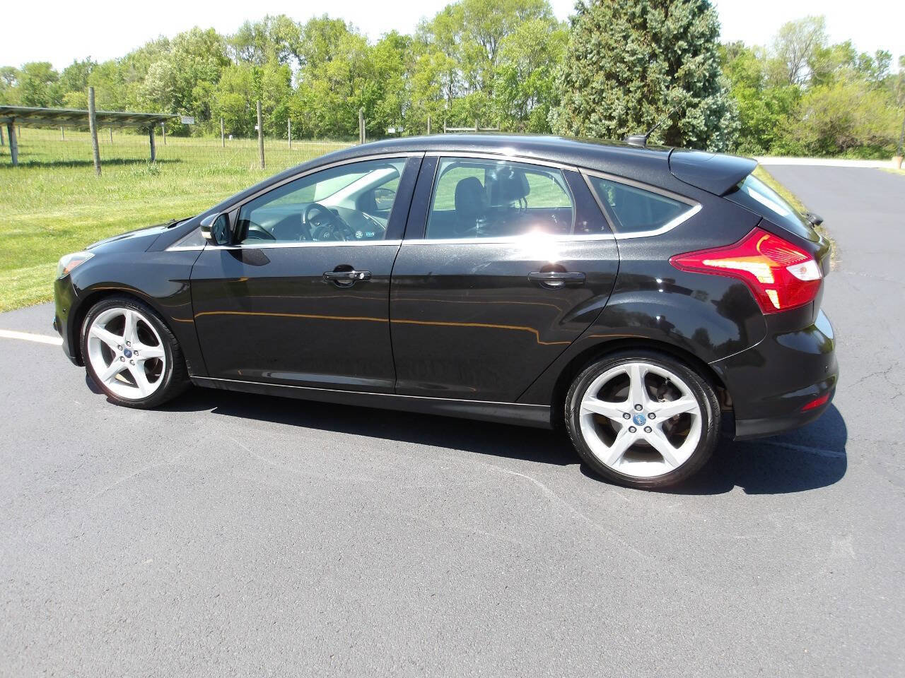 Used 2012 Ford Focus Titanium FWD image 13
