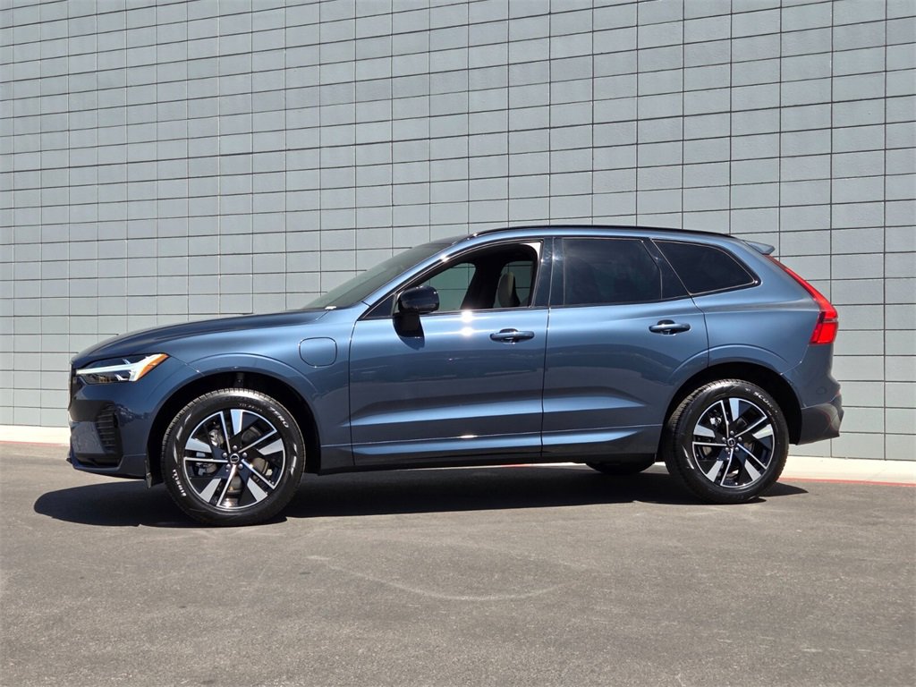 New 2026 Volvo XC60 T8 Core image 2