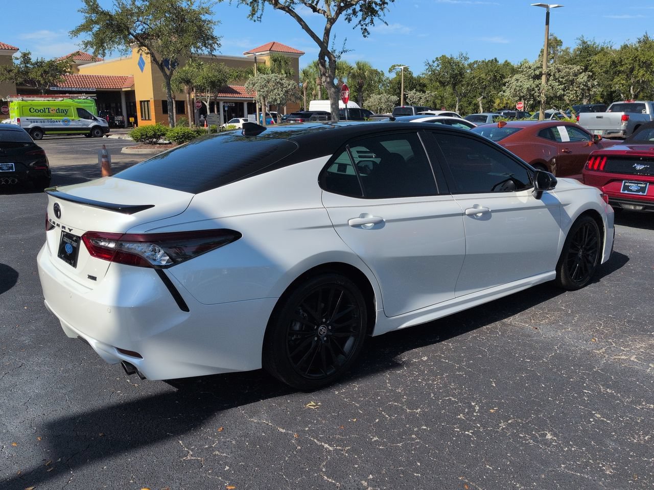 Used 2022 Toyota Camry XSE w/ Driver Assist Package FWD image 4