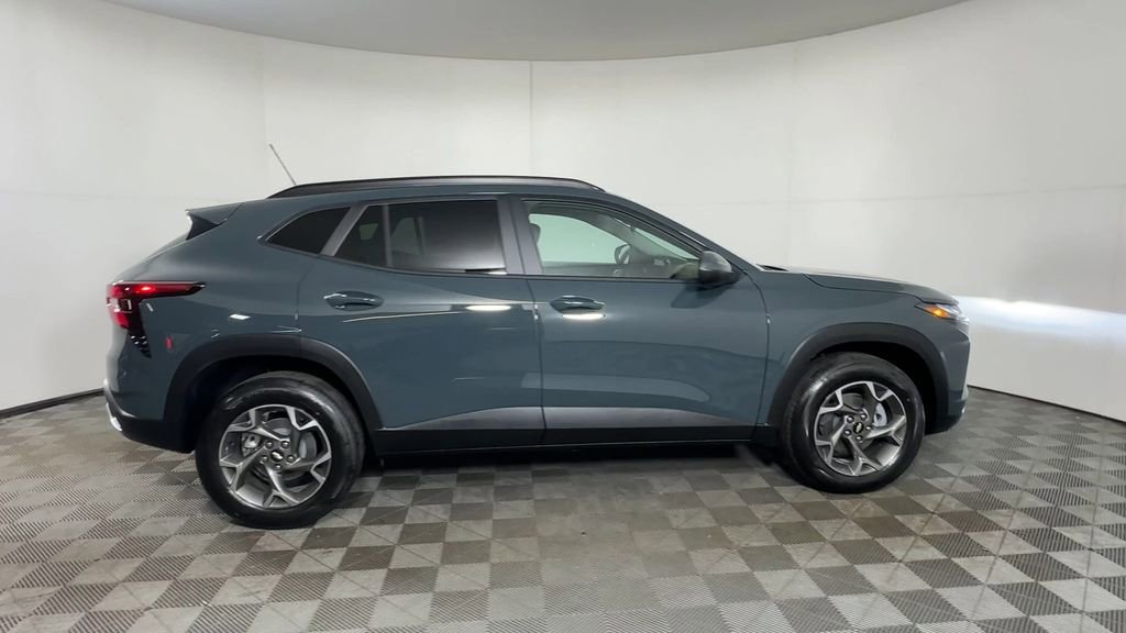 New 2026 Chevrolet Trax LT image 9