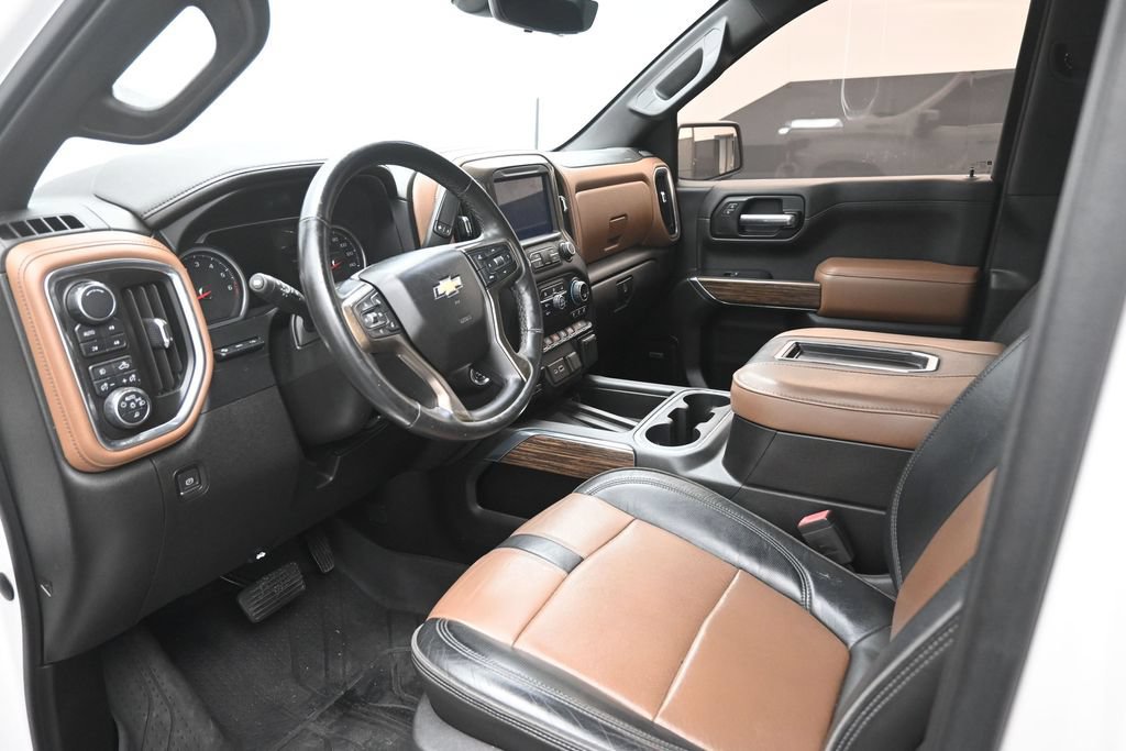 Used 2019 Chevrolet Silverado 1500 High Country w/ Technology Package AWD/4WD image 19