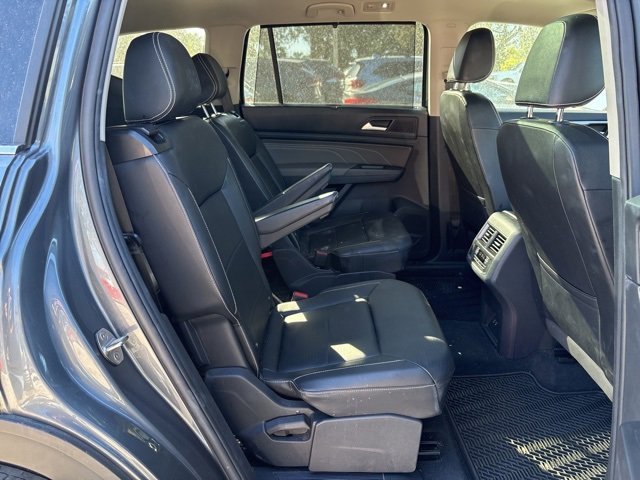 Used 2023 Volkswagen Atlas SE w/ Panoramic Sunroof Package image 9