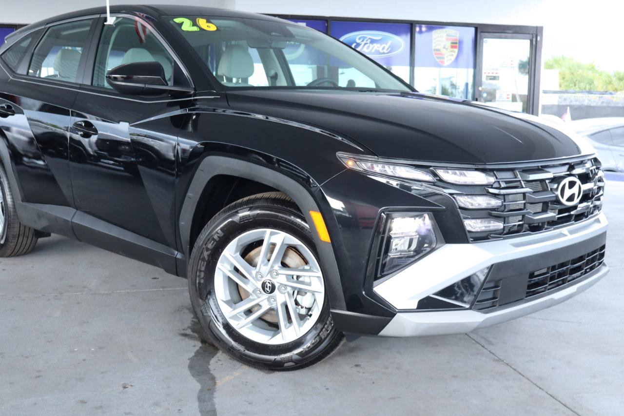 Used 2026 Hyundai Tucson SE FWD image 2